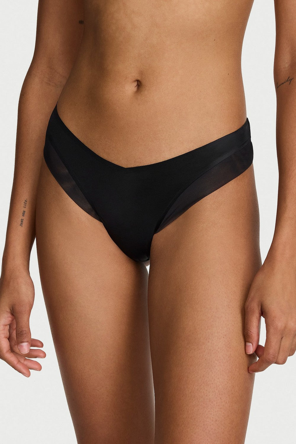 Трусики стрінг з ремінцями 84011876 black Victoria`s Secret