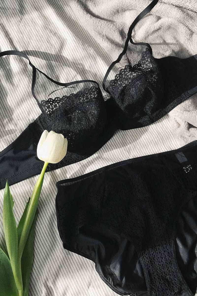 Мягкий бюстгальтер с кружевом 192-338