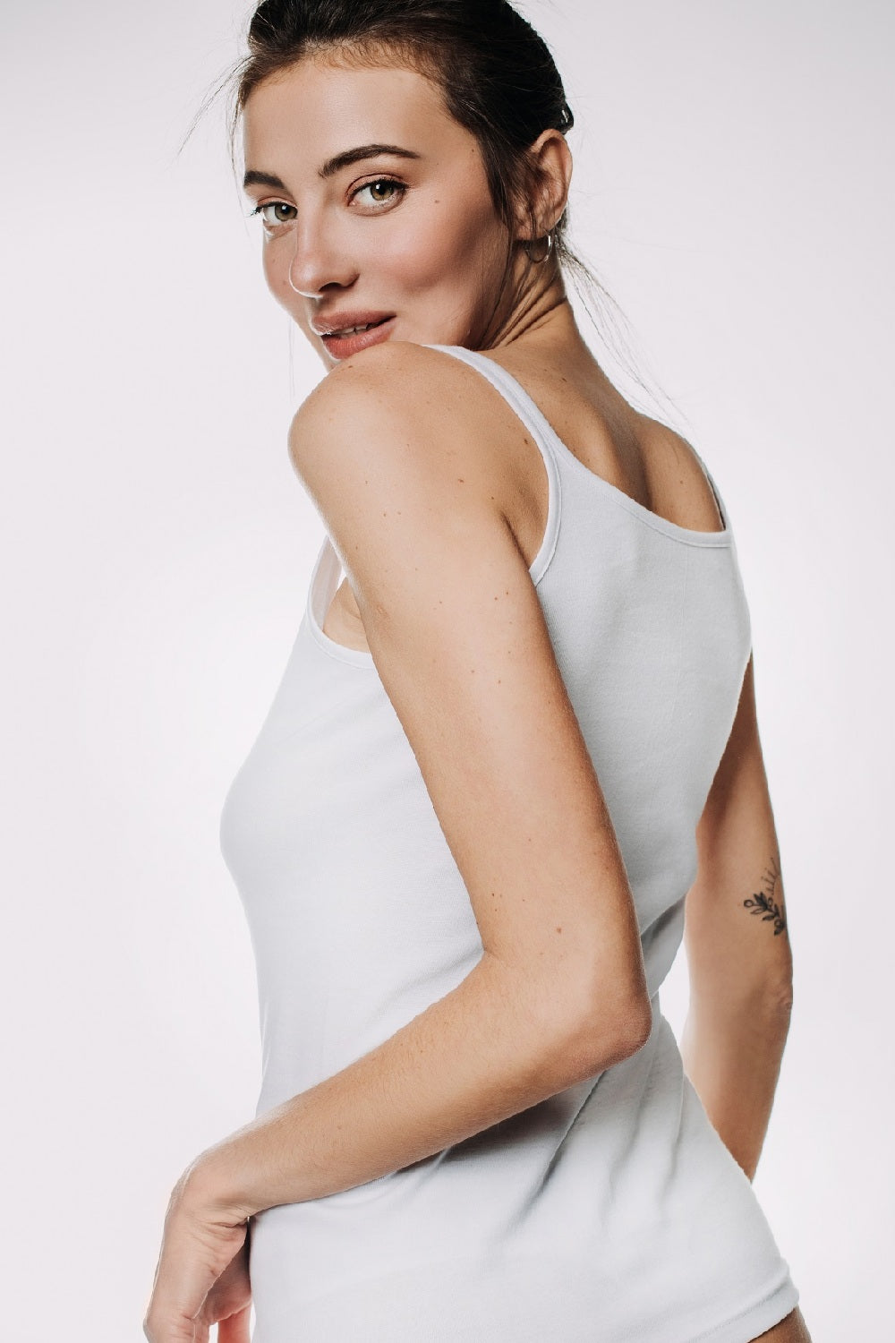 Хлопковая майка без боковых швов L006t Avero