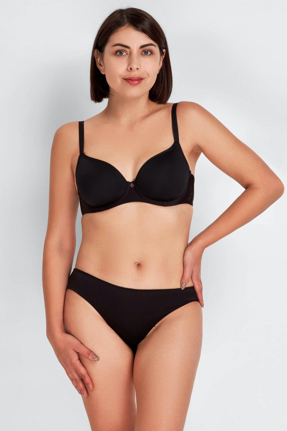Гладкий бюстгальтер на косточках 7005-017 black