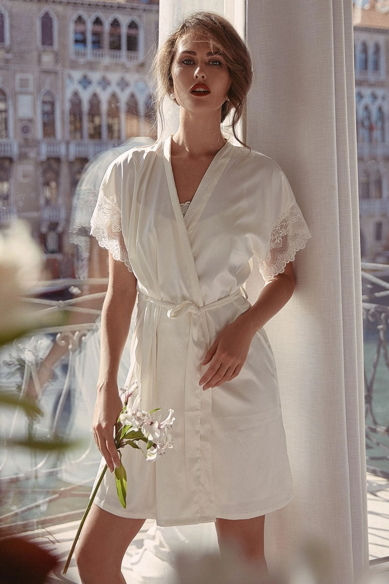 Сатиновый халат с кружевом 7008-6734 champagne