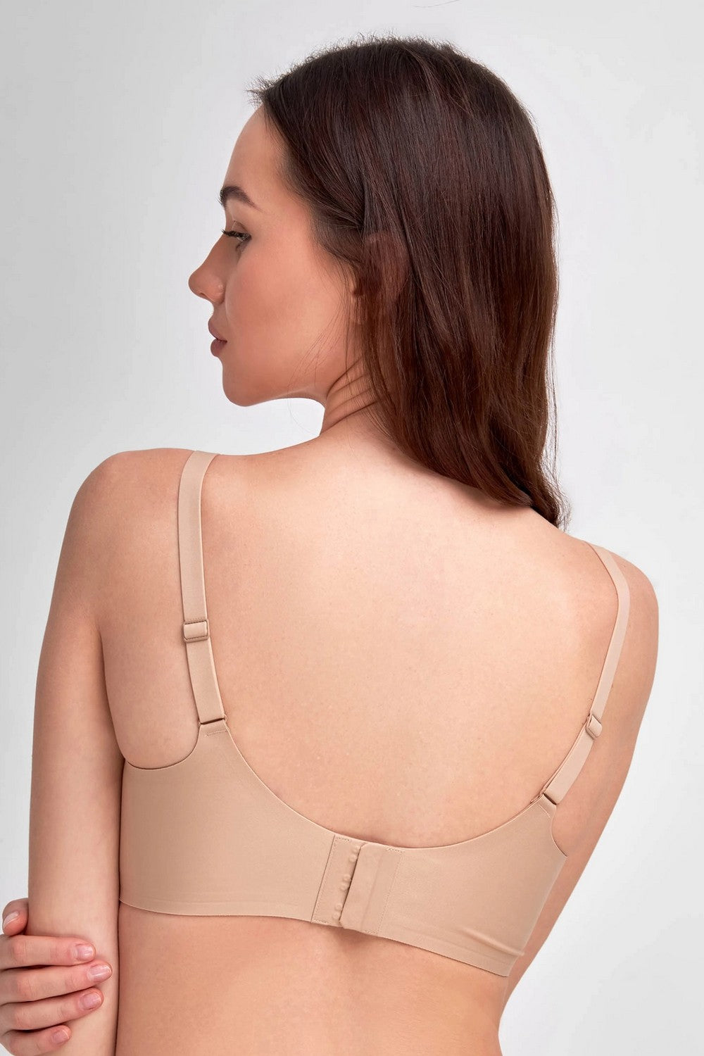 Бесшовный бра-топ из микрофибры 7075-075 beige