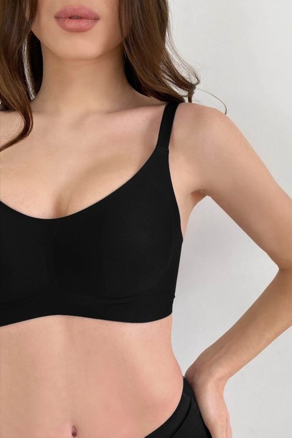 Бесшовный бра-топ из микрофибры 7075-075 black