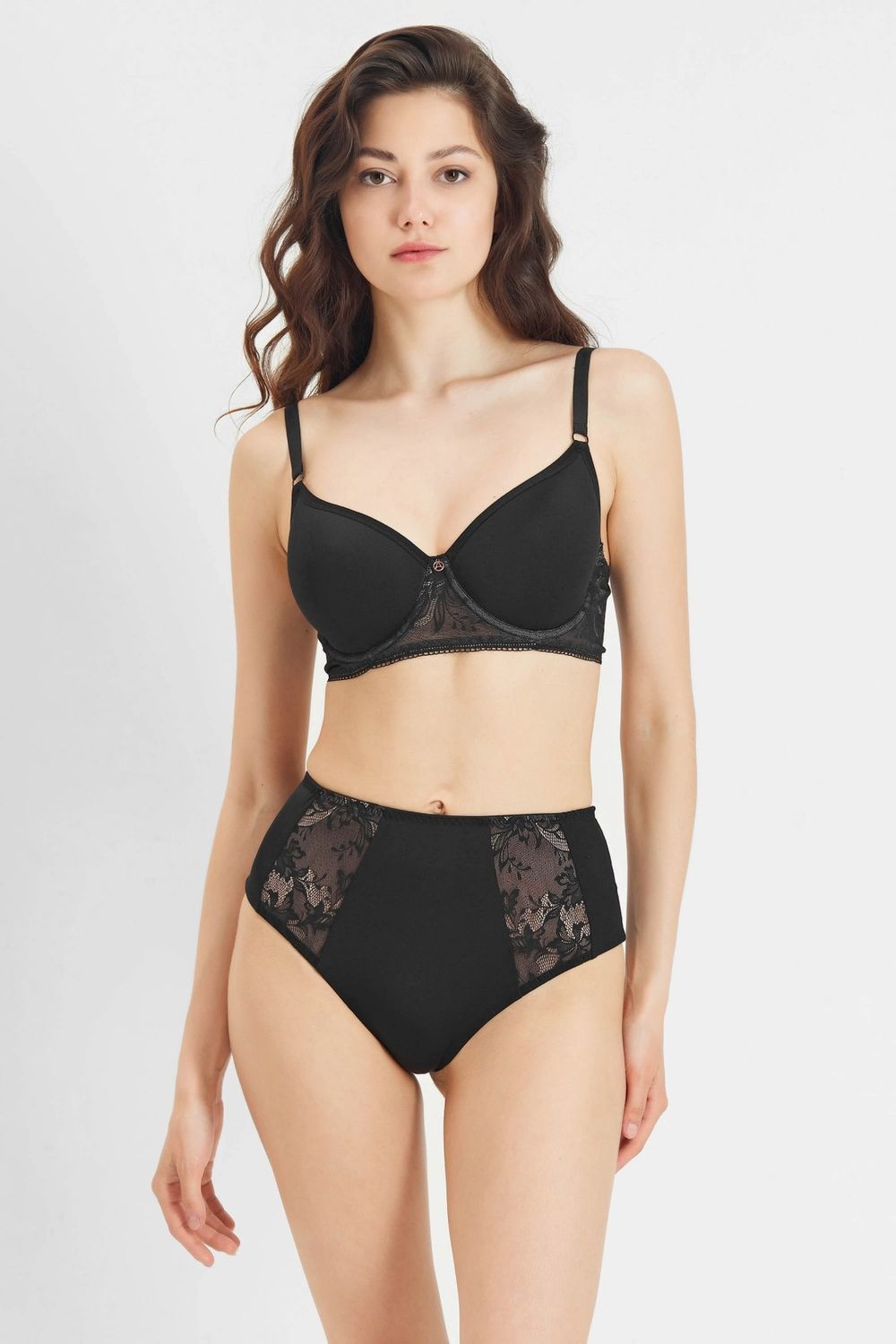 Гладкий бюстгальтер на косточках 8156-017 black