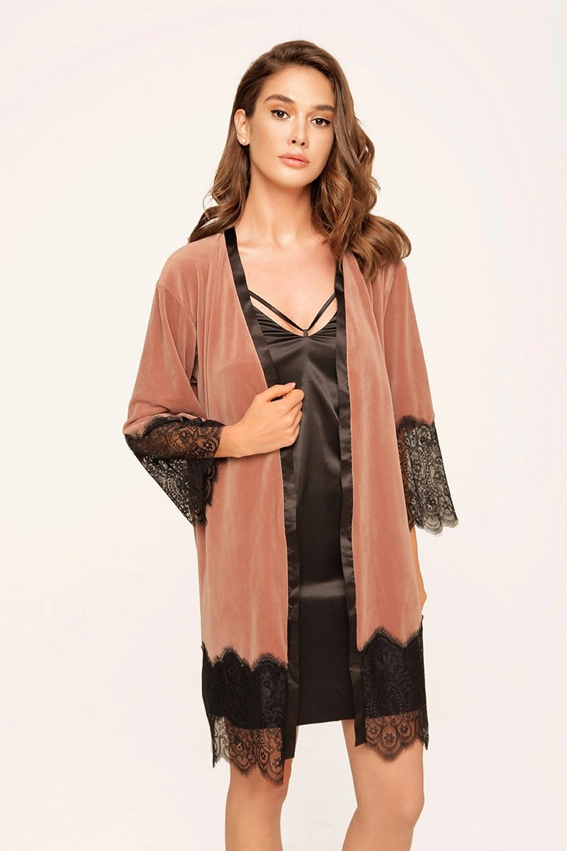 Велюровый халат с кружевом 8163-6743 coffee