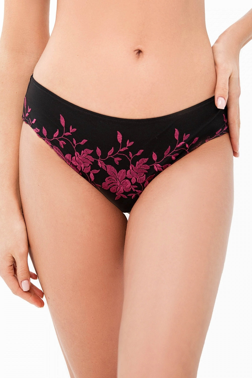 Трусики слип с вышивкой 8168-34 black/lilac