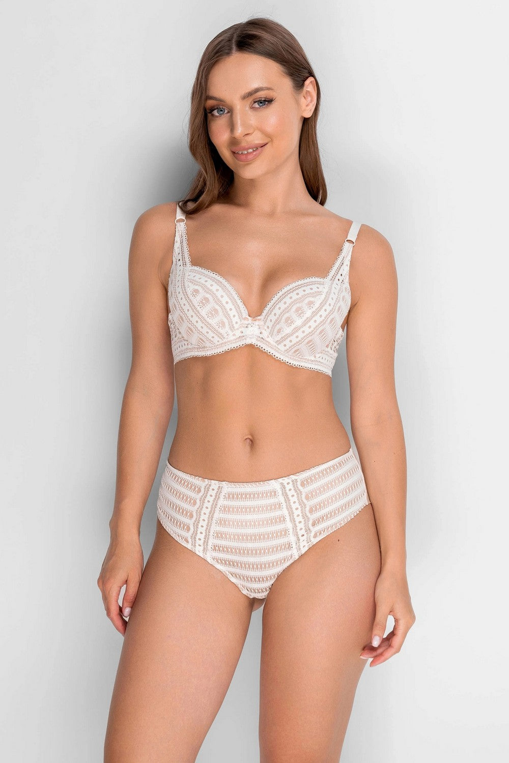 Трусики бразилиана из кружева 8176-24 champagne