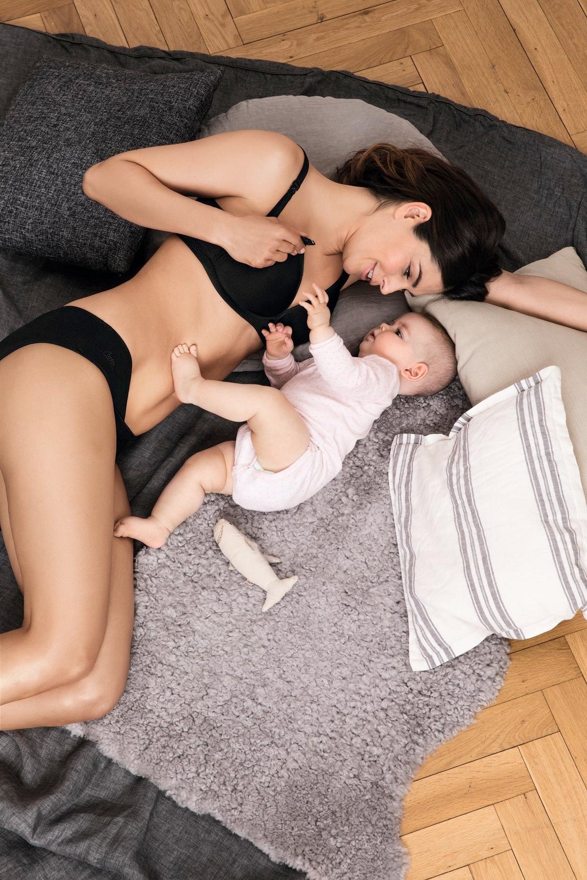 Плотный бюстгальтер для кормления 5070 black