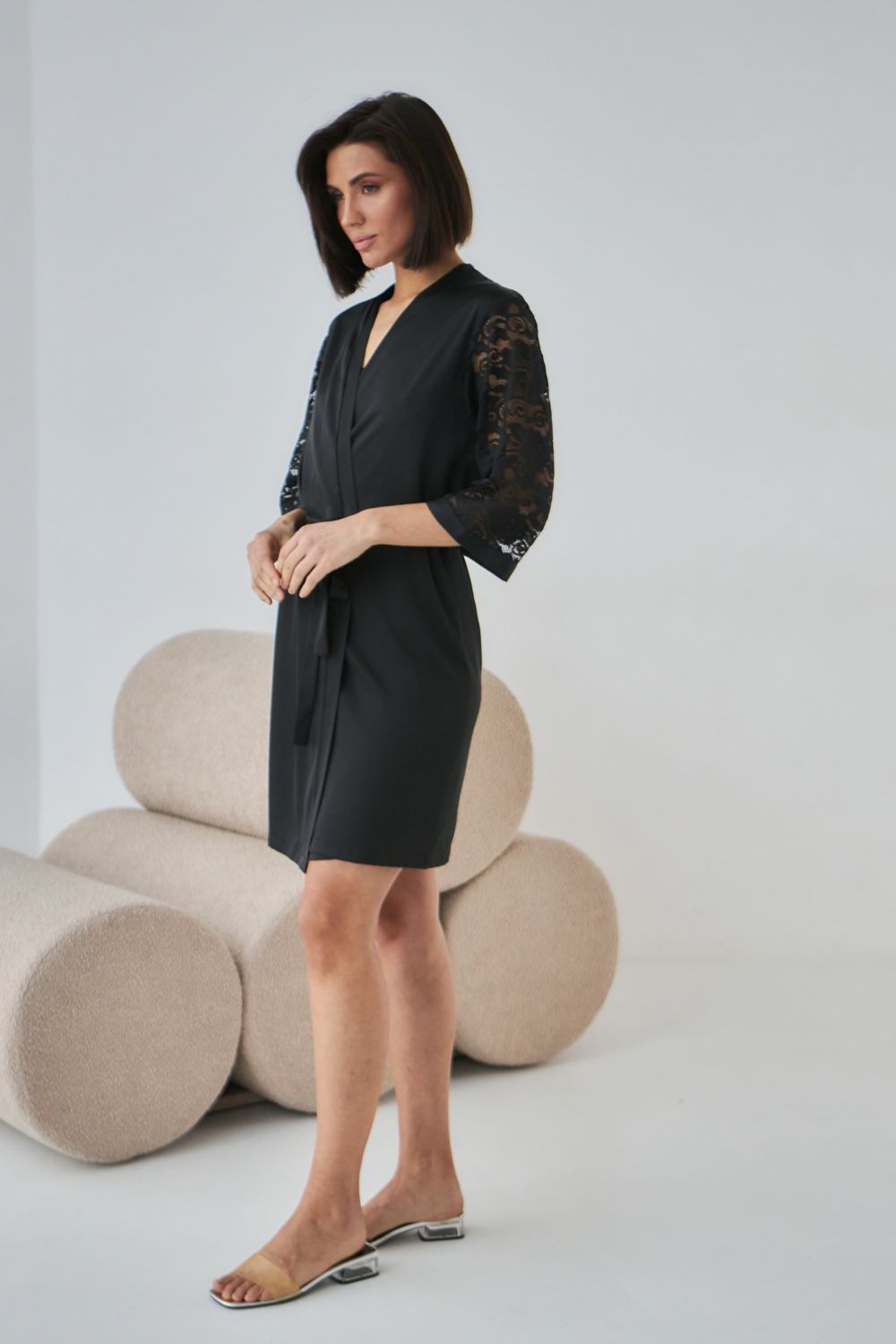 Шелковый халат с кружевными рукавами 0337 black