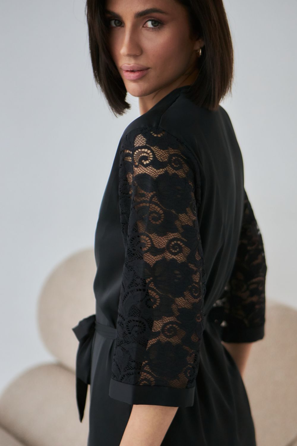 Шелковый халат с кружевными рукавами 0337 black