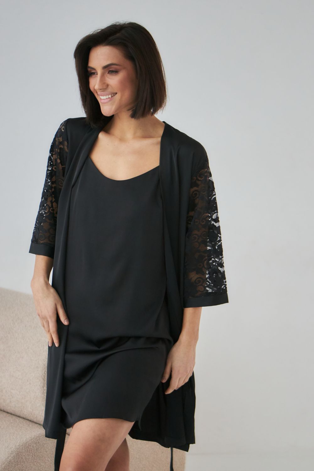 Шелковый халат с кружевными рукавами 0337 black