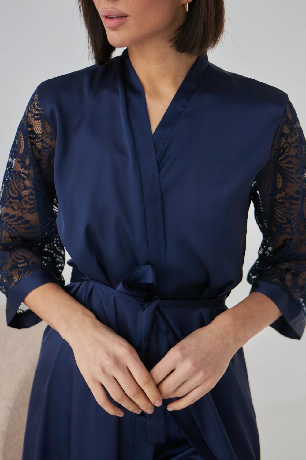 Шелковый халат с кружевными рукавами 0337 dark blue
