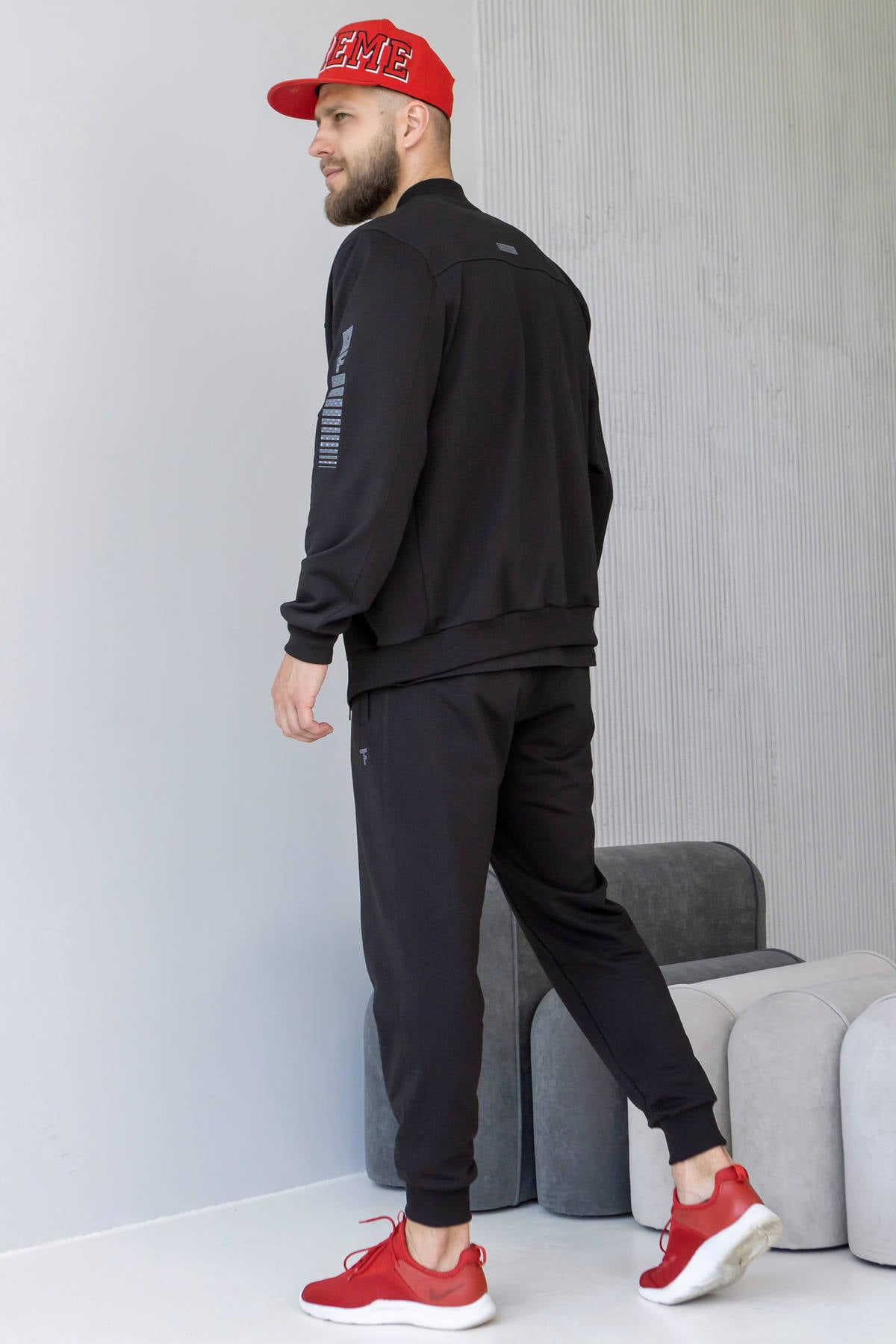 Мужской трикотажный бомбер AM1-LD10