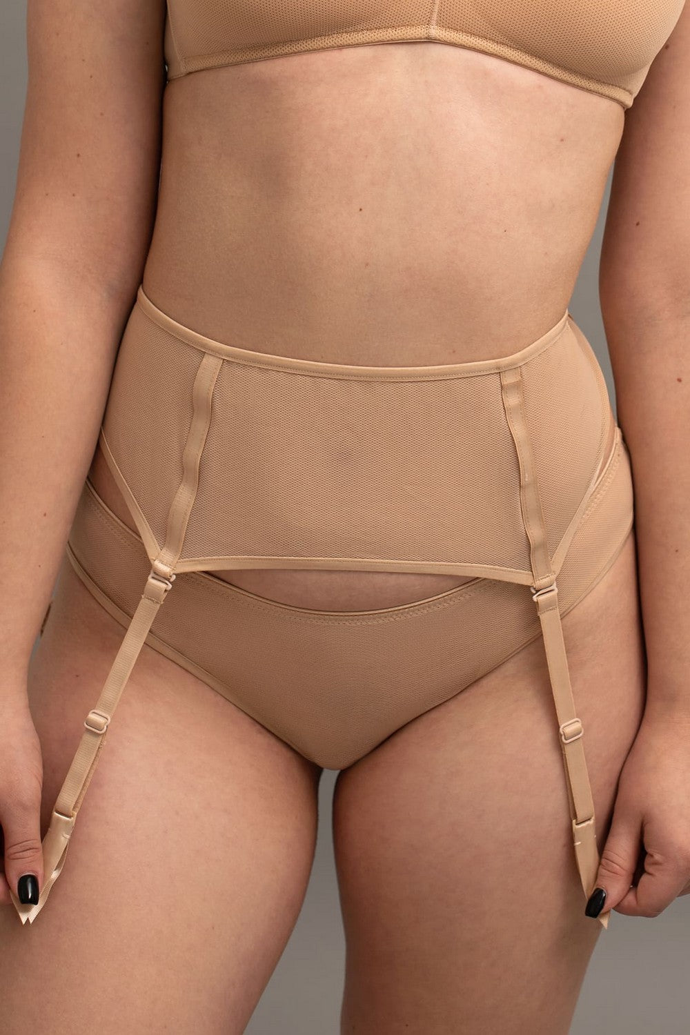 Пояс для чулок из микросетки SLZ23602006/006LC biscuit