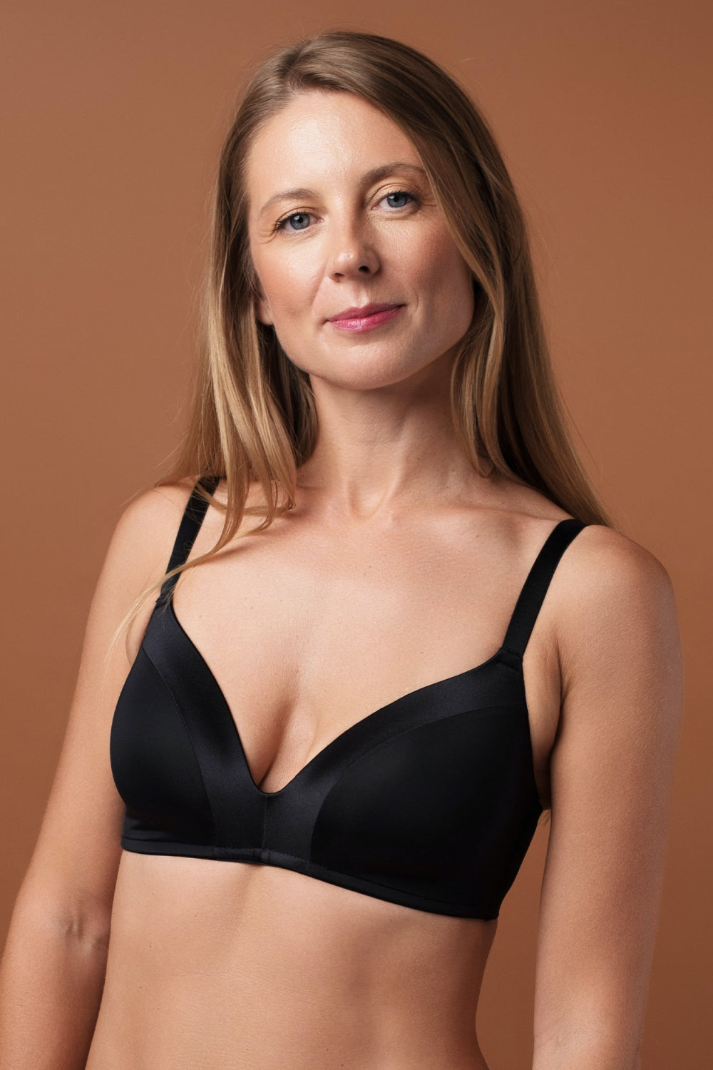 Формований бюстгальтер з мікрофібри SLZ24201215 black