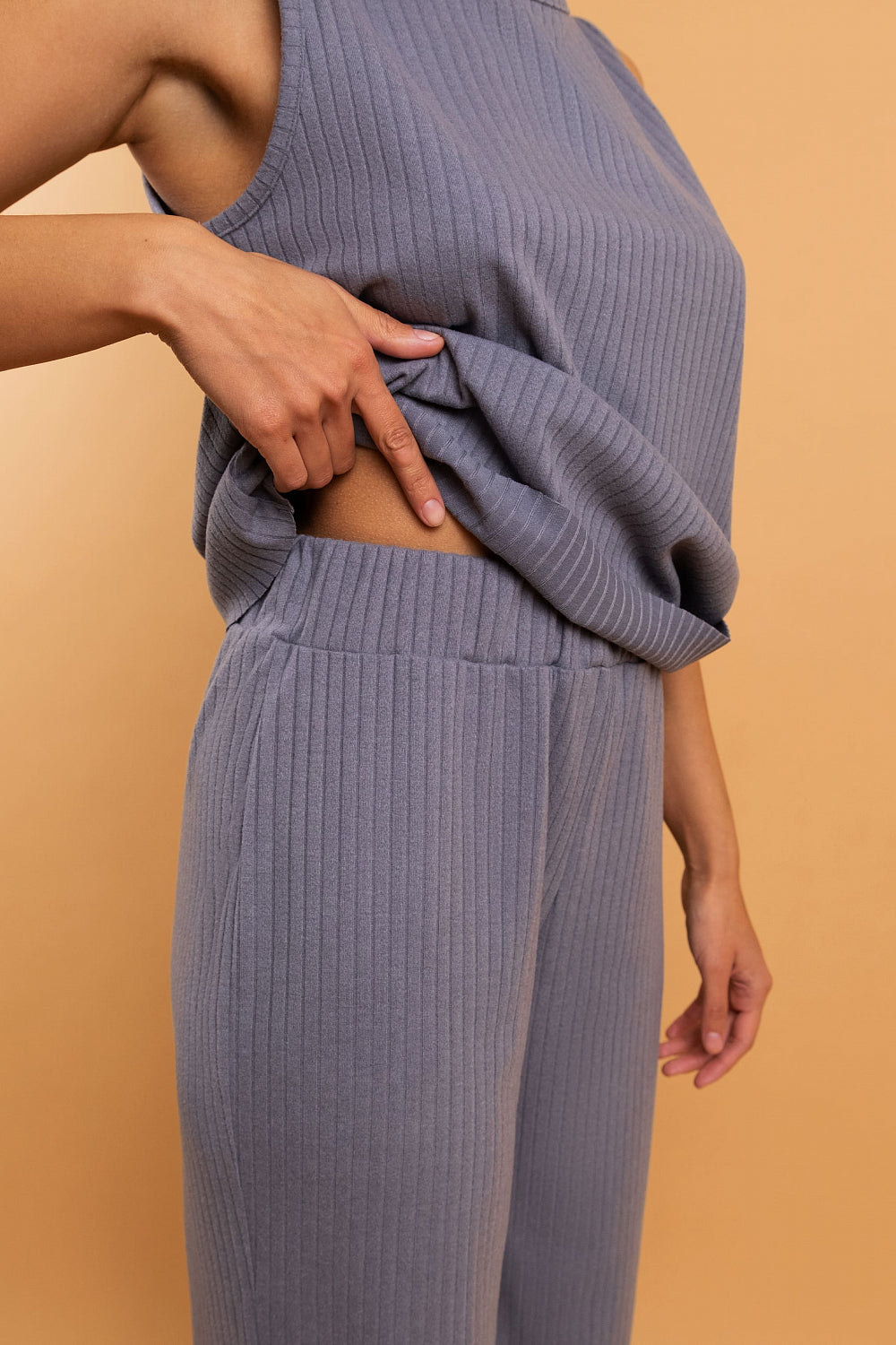 Трикотажные брюки в рубчик HOM2217010 gray