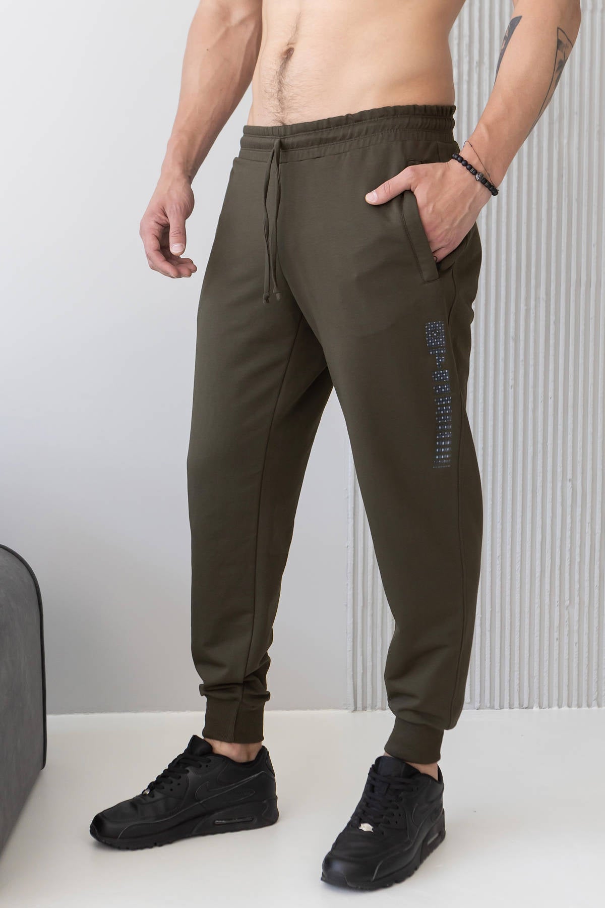 Чоловічі джогери EM1-LD36