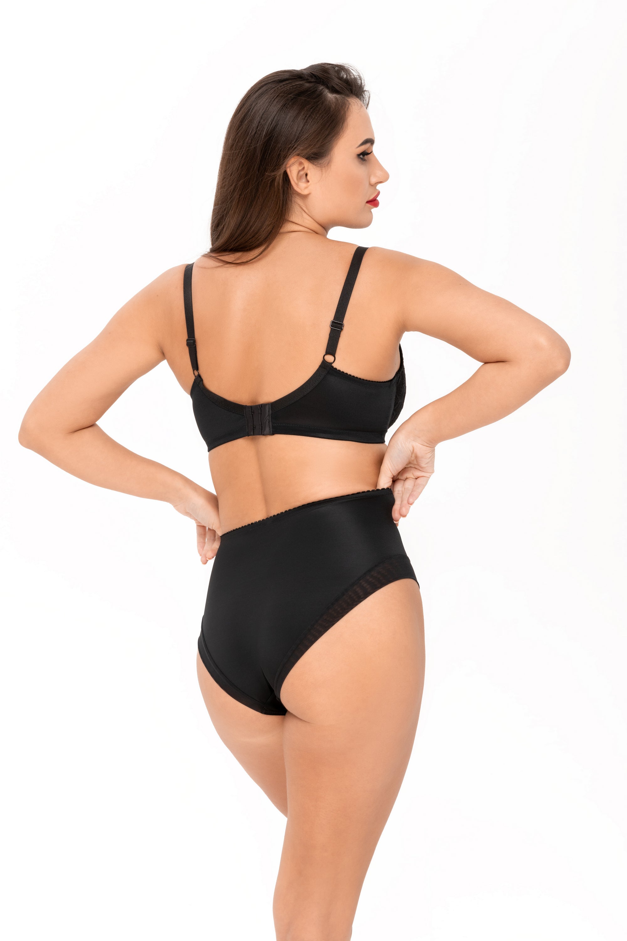 Полудублированный бюстгальтер с кружевом 5186 Olga black