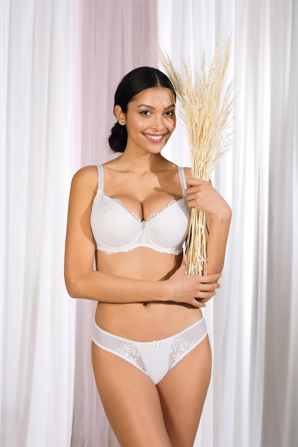 Бюстгальтер пуш-ап с вышивкой Solange