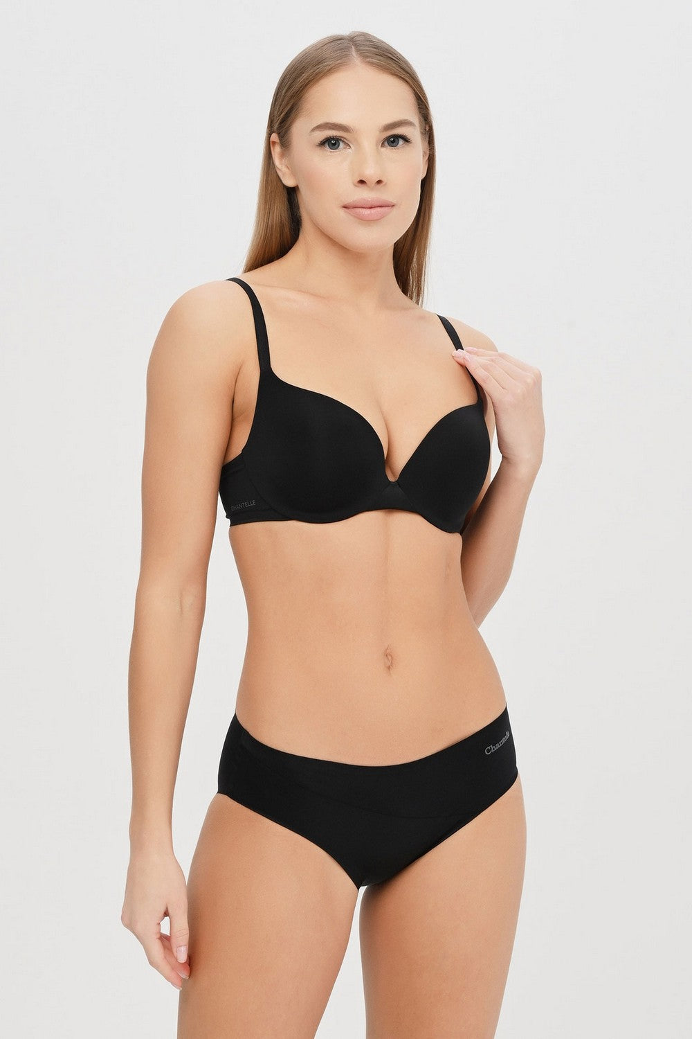 Гладкий бюстгальтер push-up 15G2 Essentiall black