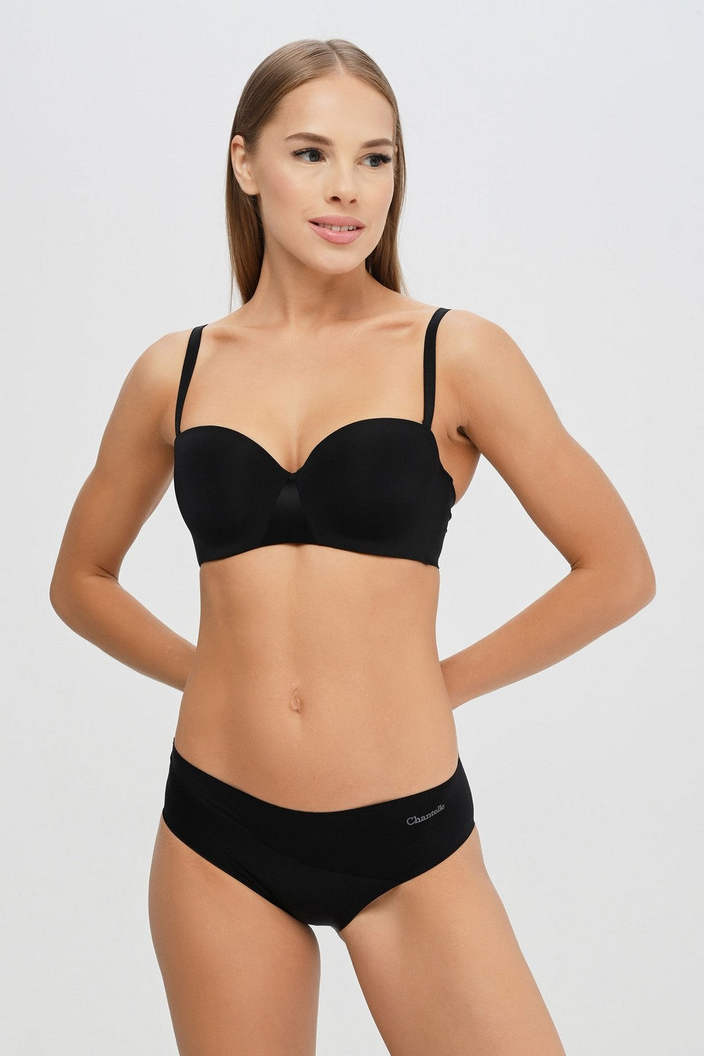 Бесшовный бюстгальтер бандо 15G5 Essentiall black