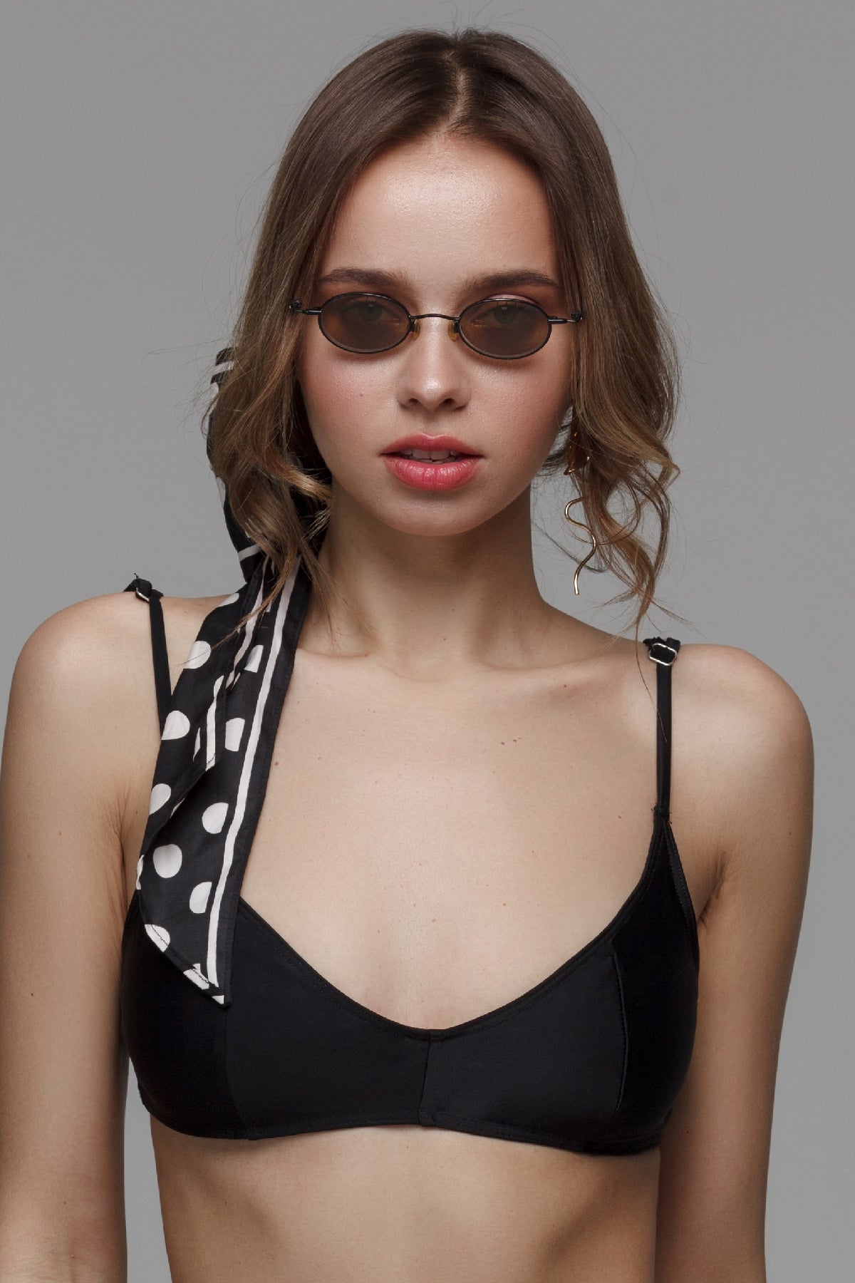 Купальный бюстгальтер на тонких бретелях SS19105/1 Scarlett black