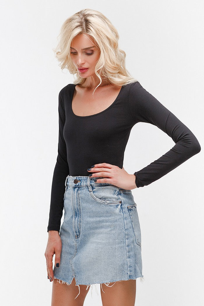 Хлопковое боди с овальным вырезом горловины WL18302/1 Tuesday black