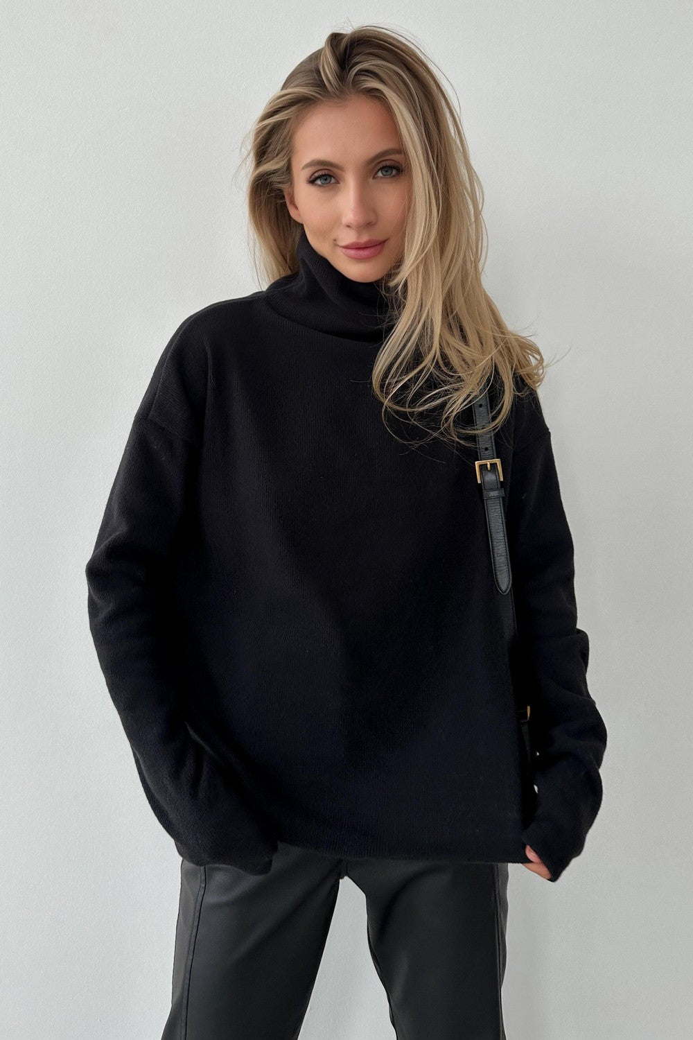 Свитер с высокой горловиной AW23300/1 black