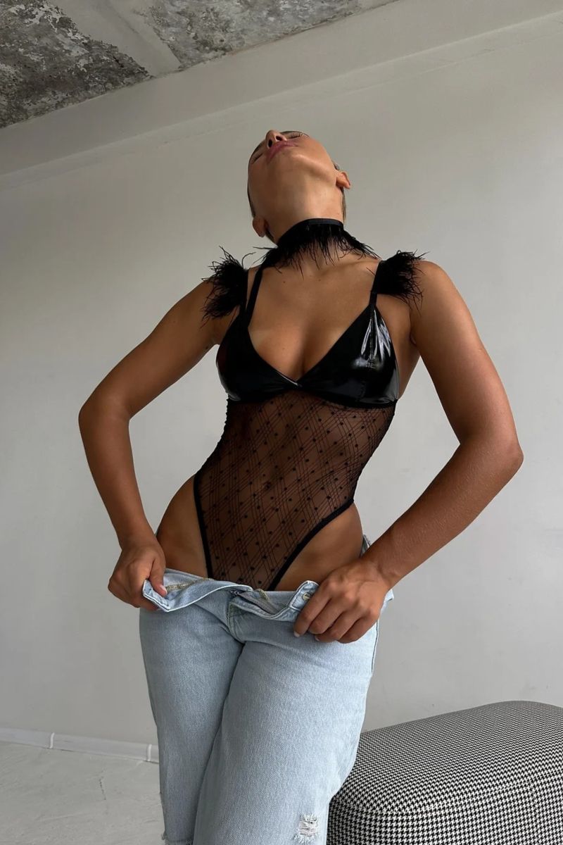 Эротическое боди с перьям 7116 black