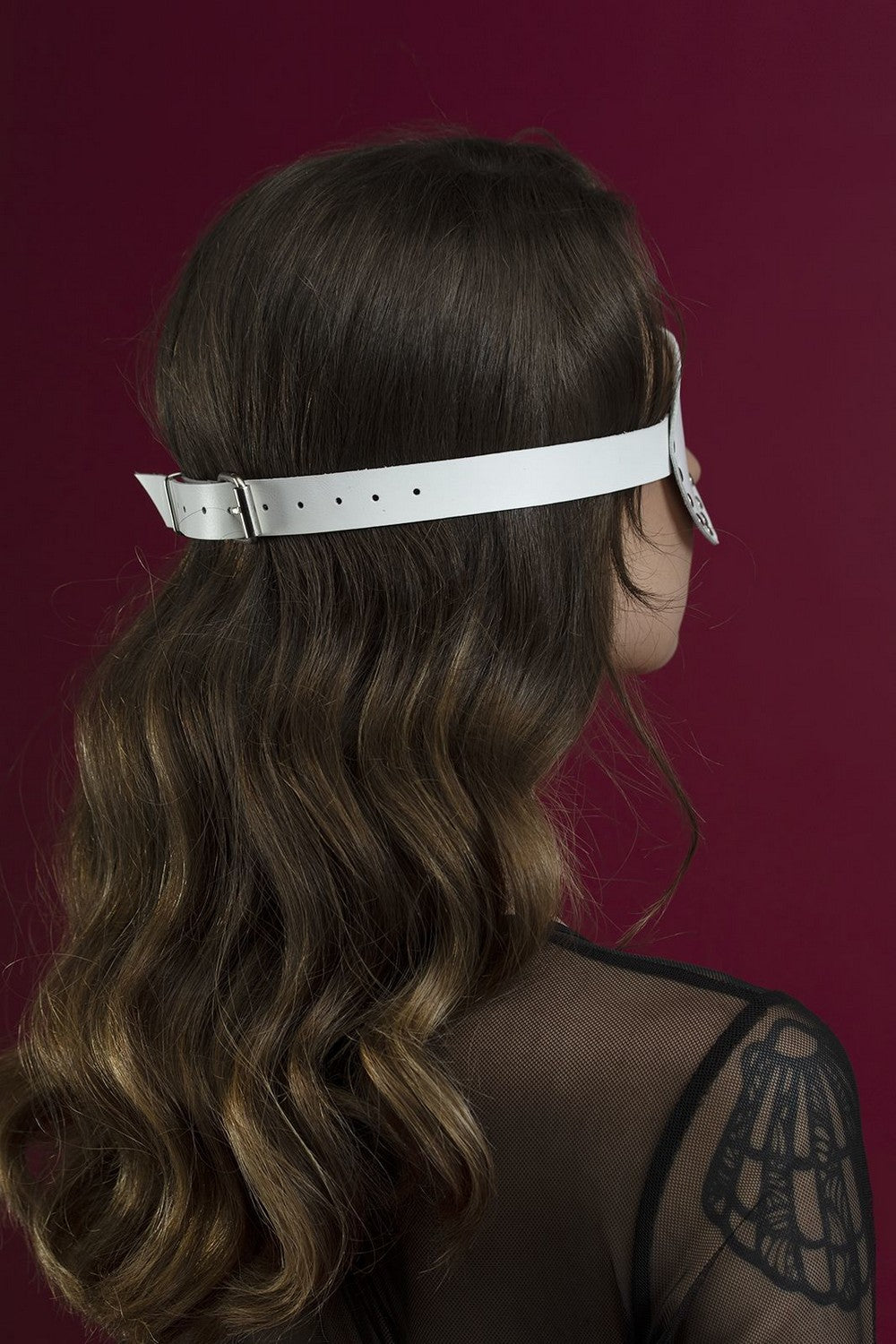 Кожаная маска с заклепками Blindfold Mask white