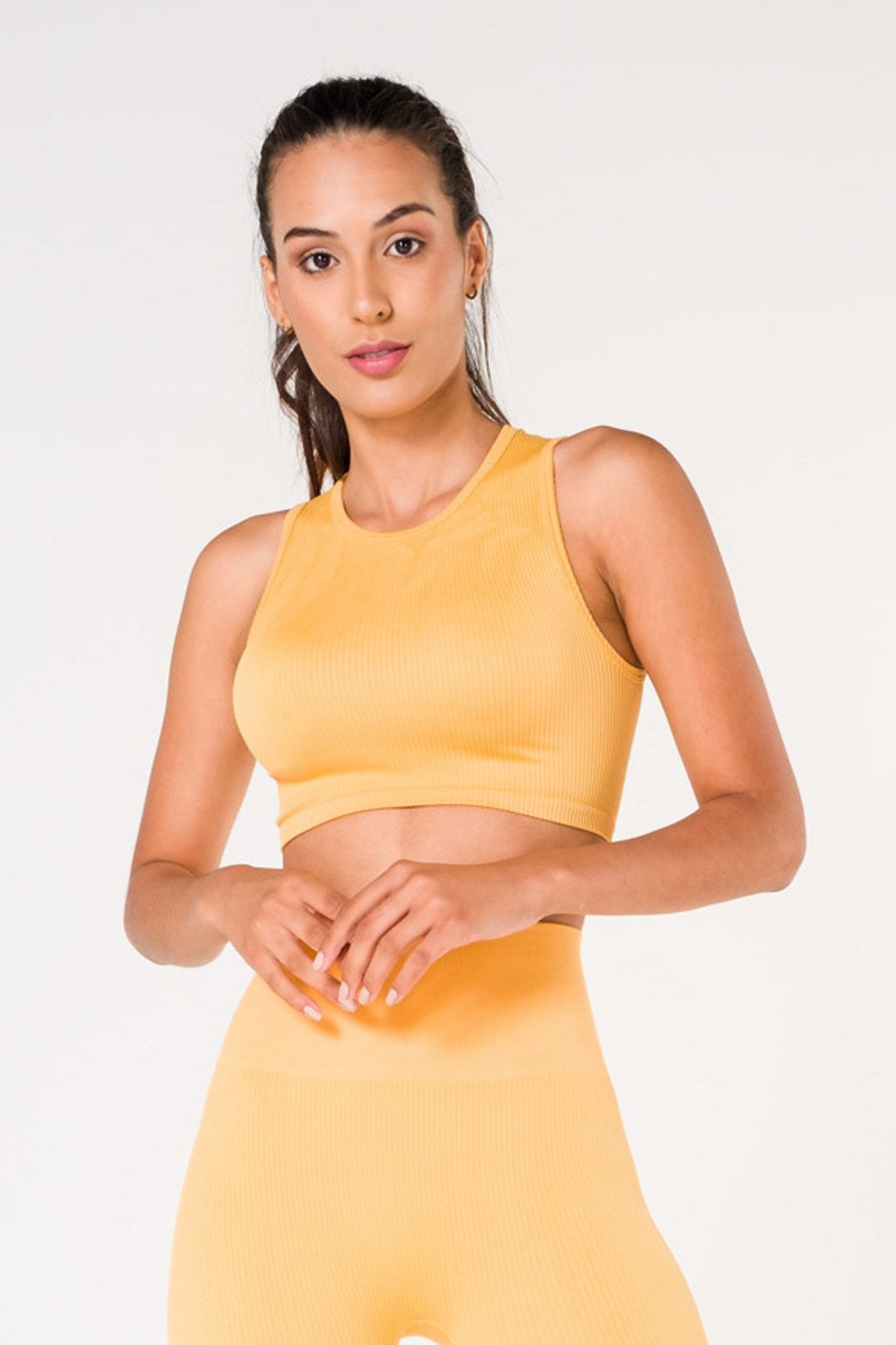 Бесшовный спортивный топ в рубчик 1510 mustard
