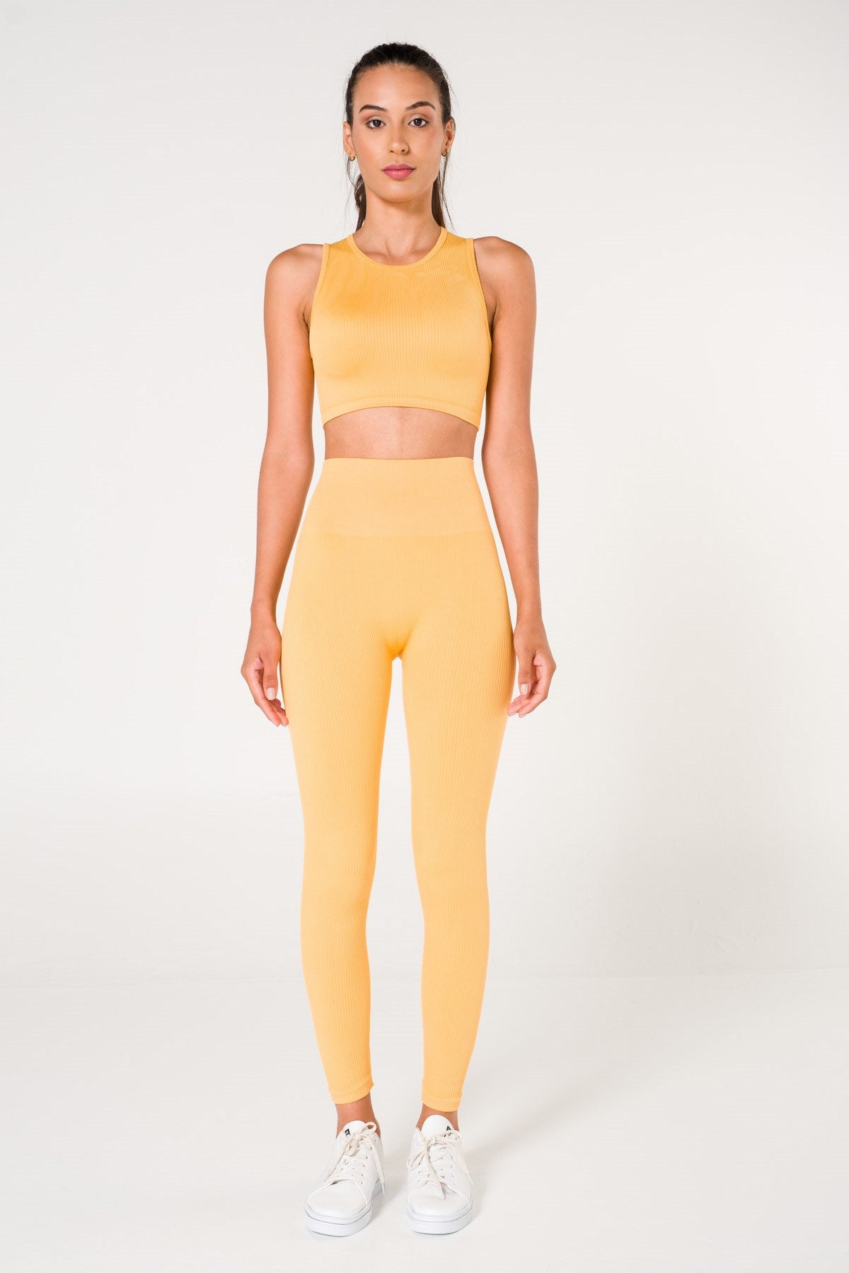 Бесшовный спортивный топ в рубчик 1510 mustard