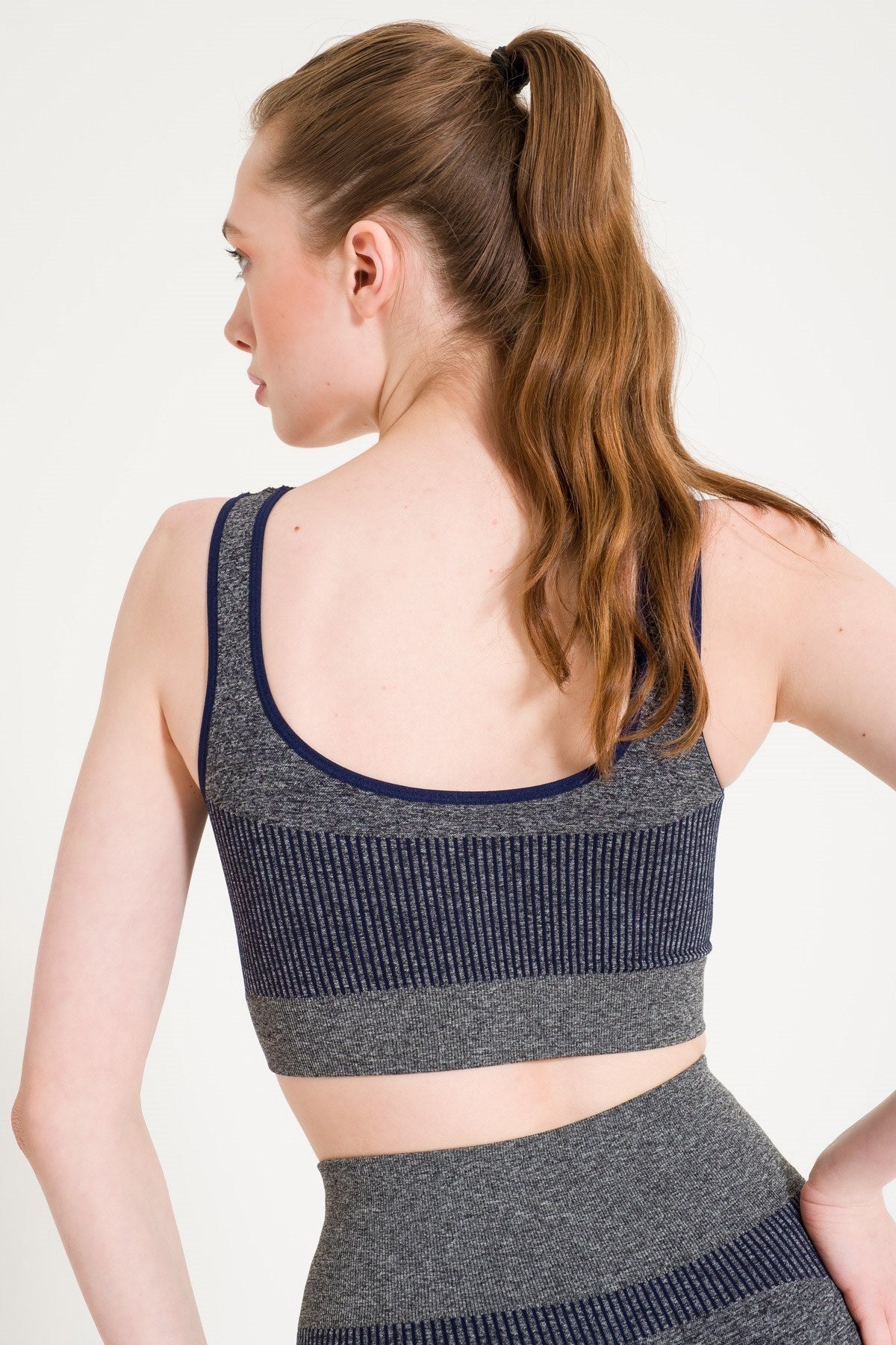 Бесшовный спортивный топ 1710 navy blue