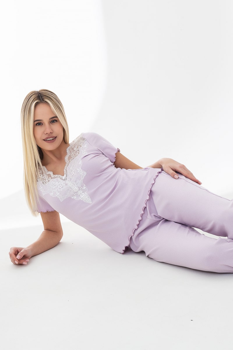Пижама из вискозы с капри Лотос 100055-3 lavender