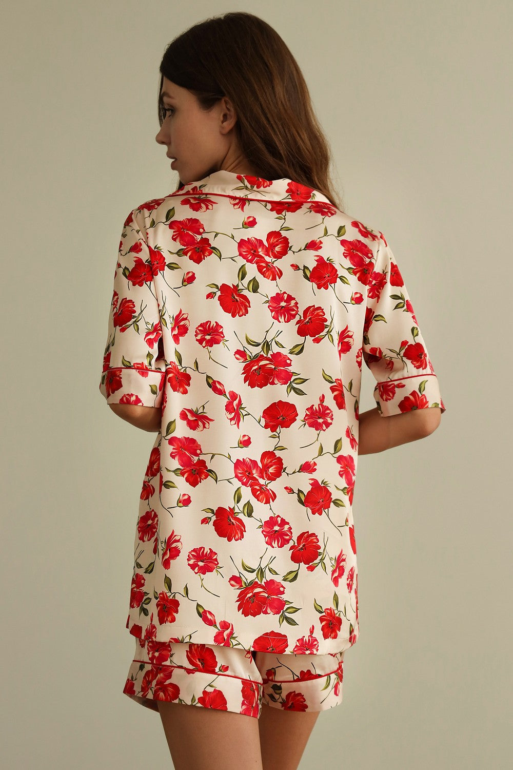 Шелковая пижама с шортами 23051