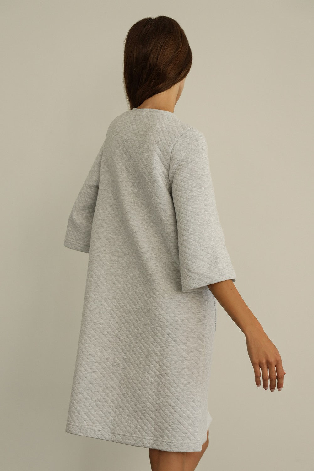 Короткий стеганный халат 7126-2 gray