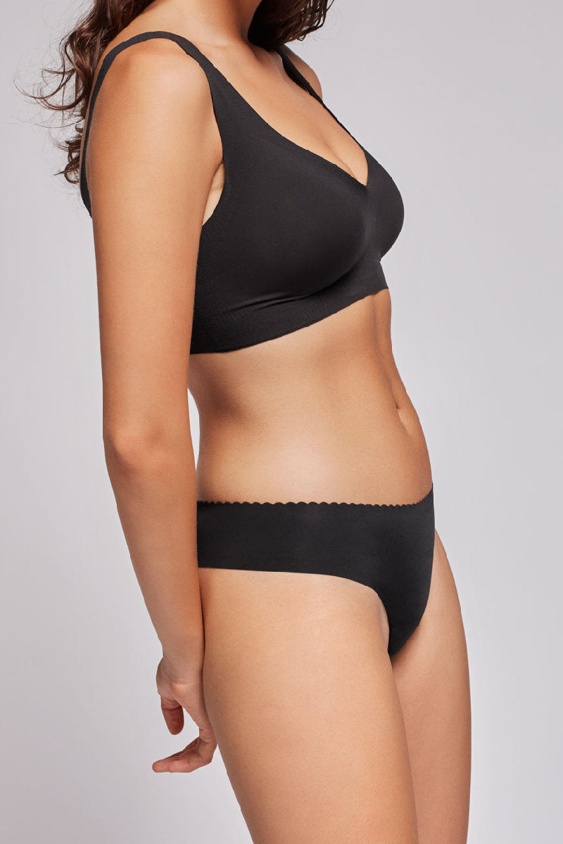 Бесшовные трусики стринг 210P1