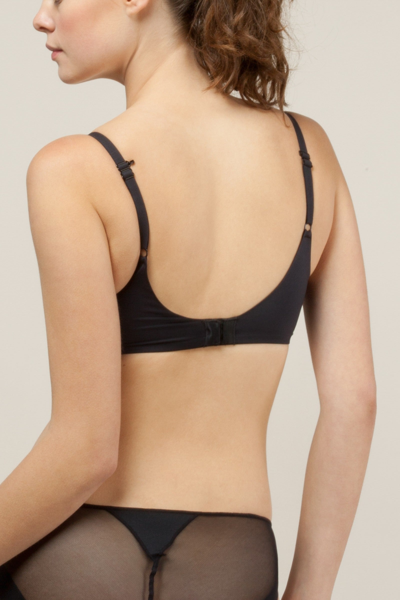 Бюстгальтер без кісточок з чашками Memory Fit 351 black