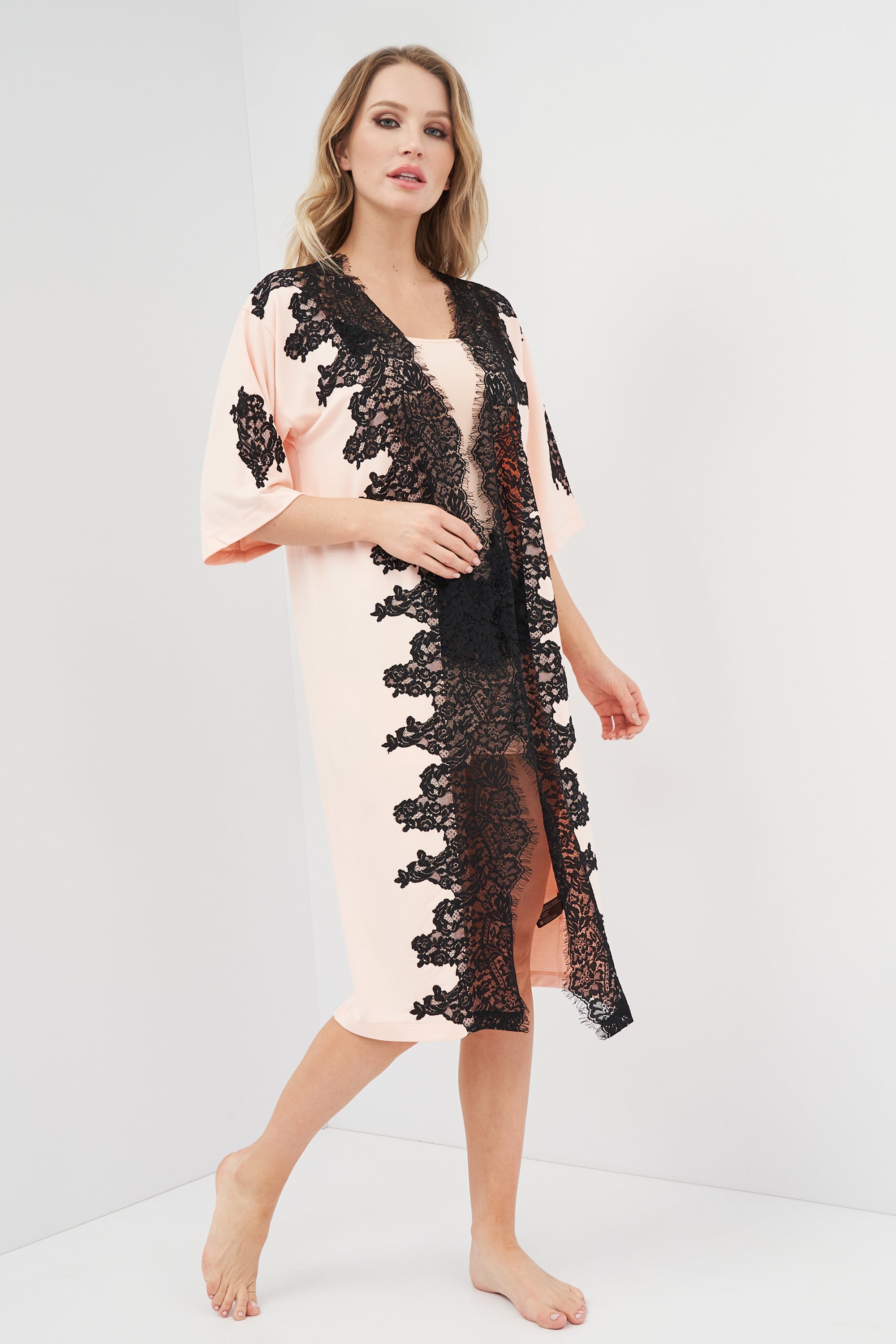 Халат з мереживом 03106 peach