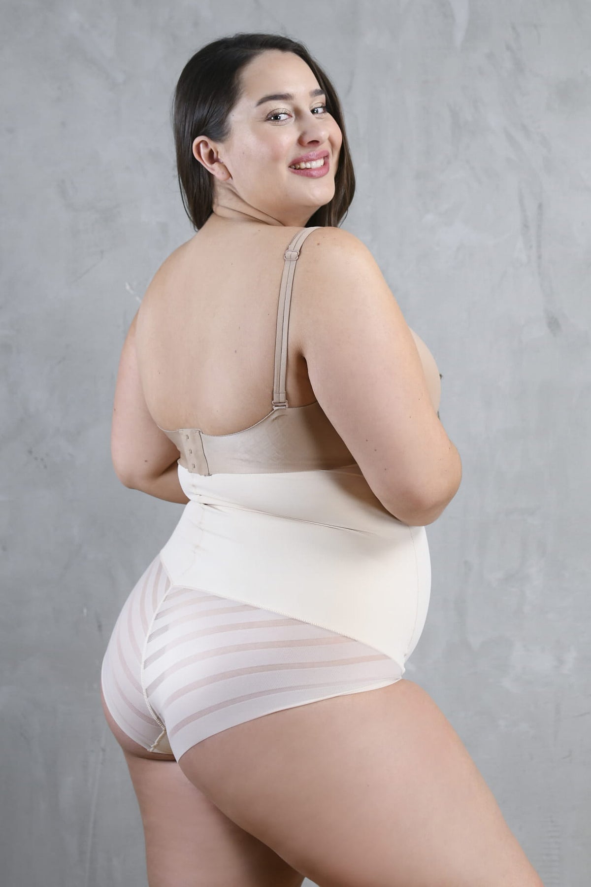 Высокие утягивающие трусики с бесшовными краями 141 Mesh