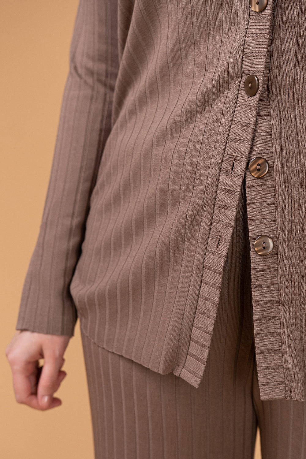 Трикотажний кардиган у рубчик HOM2216069 chocolate