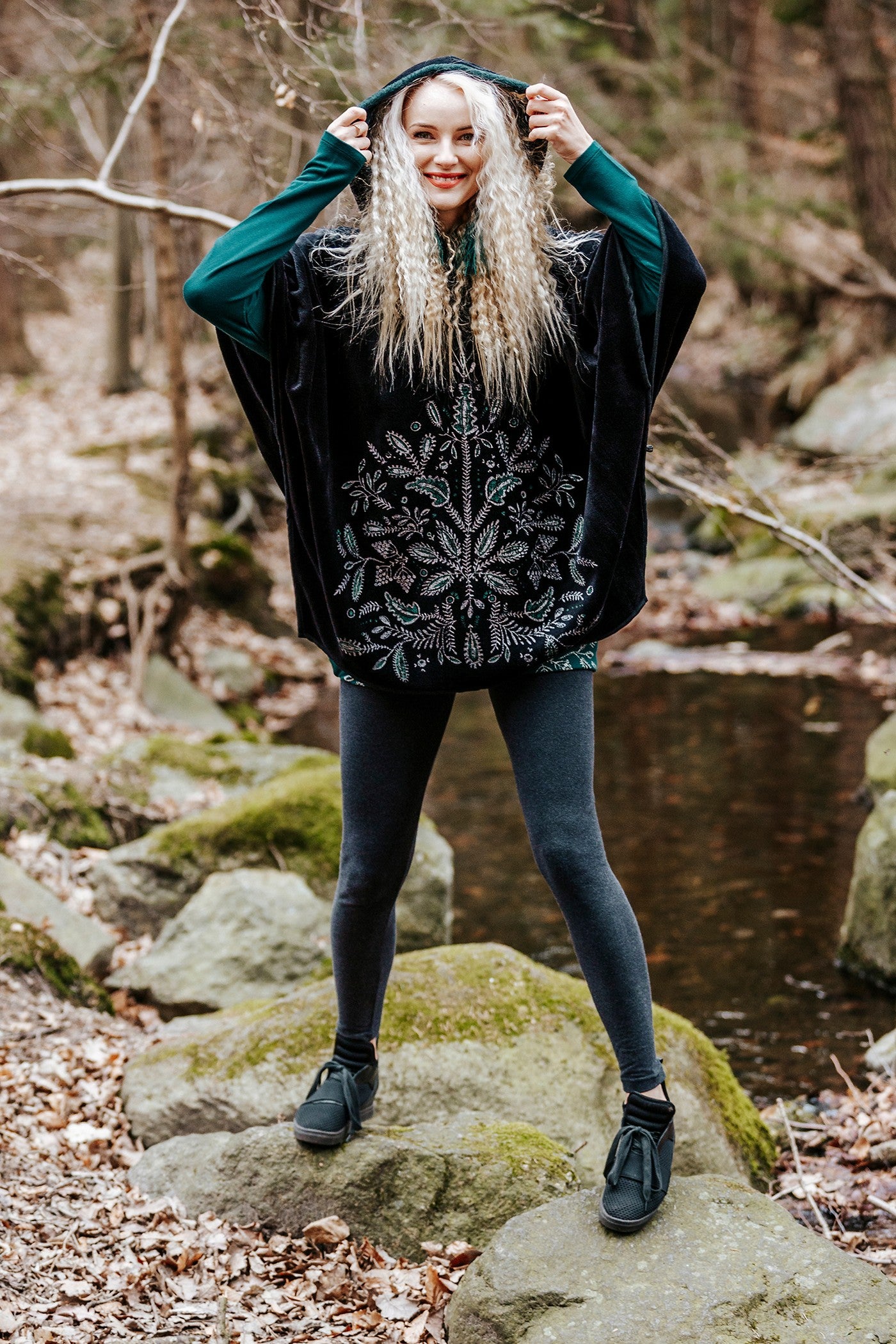 Пончо из флиса с принтом LHP 802 B19