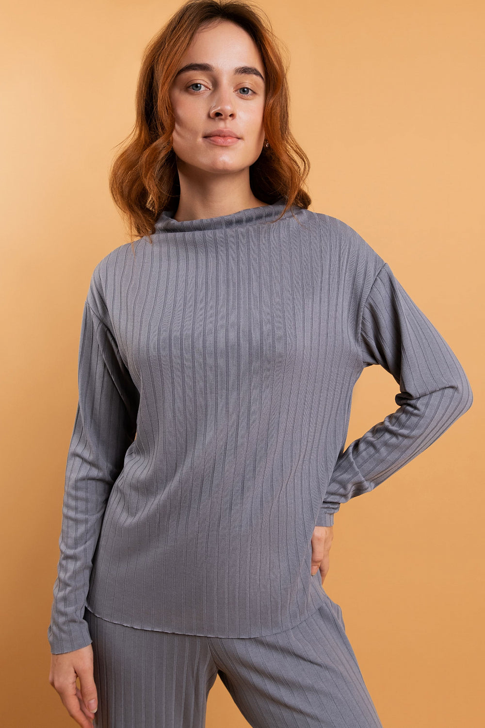 Трикотажный свитшот в рубчик HOM2216002 gray