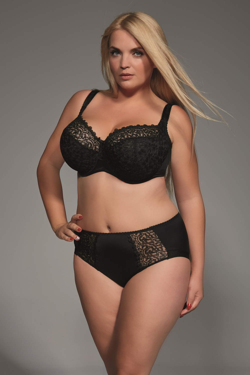 Кружевной бюстгальтер с уплотненными чашками Betty black