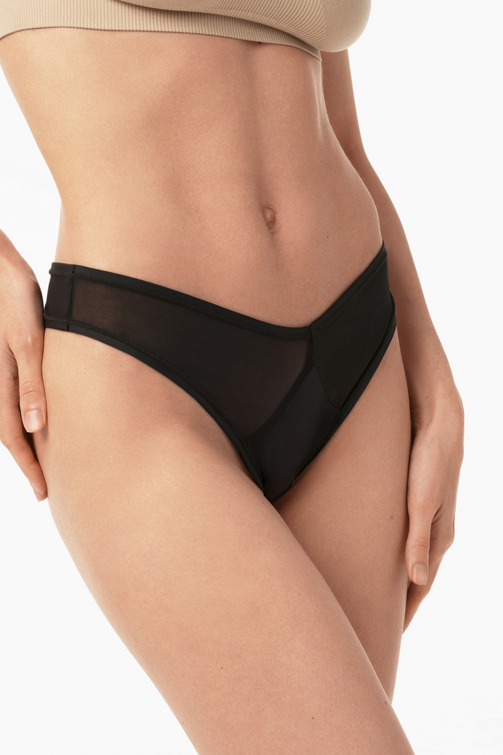 Трусики стринг из микросетки L5153S-M black