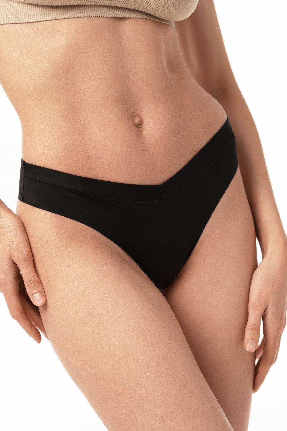 Бесшовные трусики стринг L5154S-M black