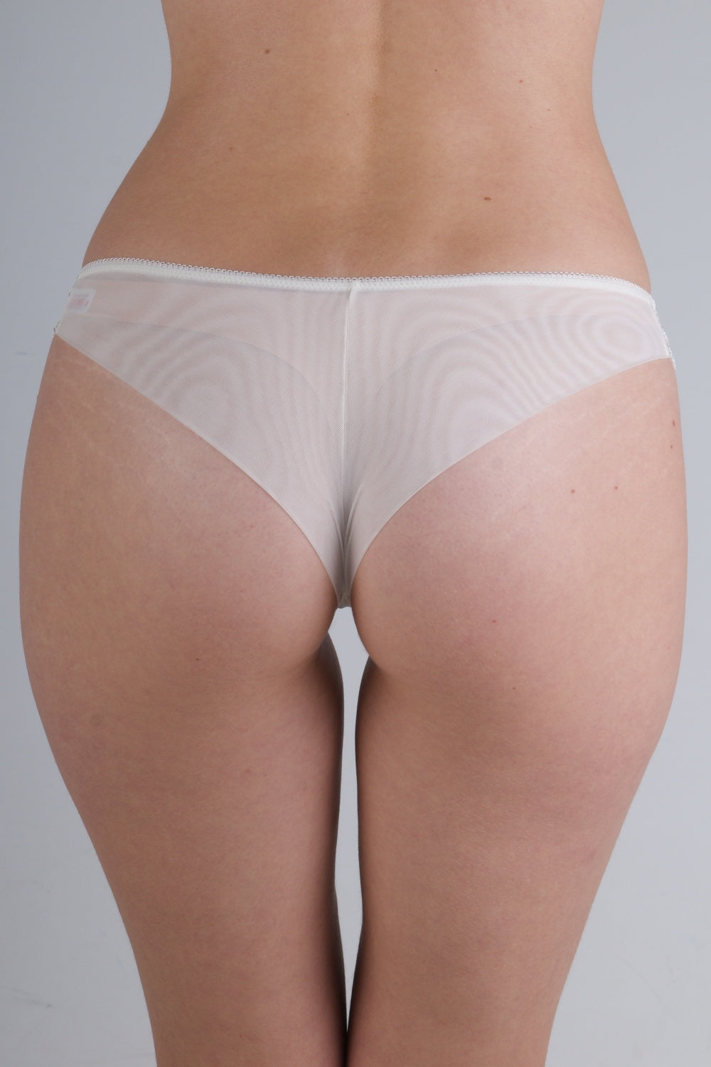 Трусики бразилиана с кружевом 51 milk