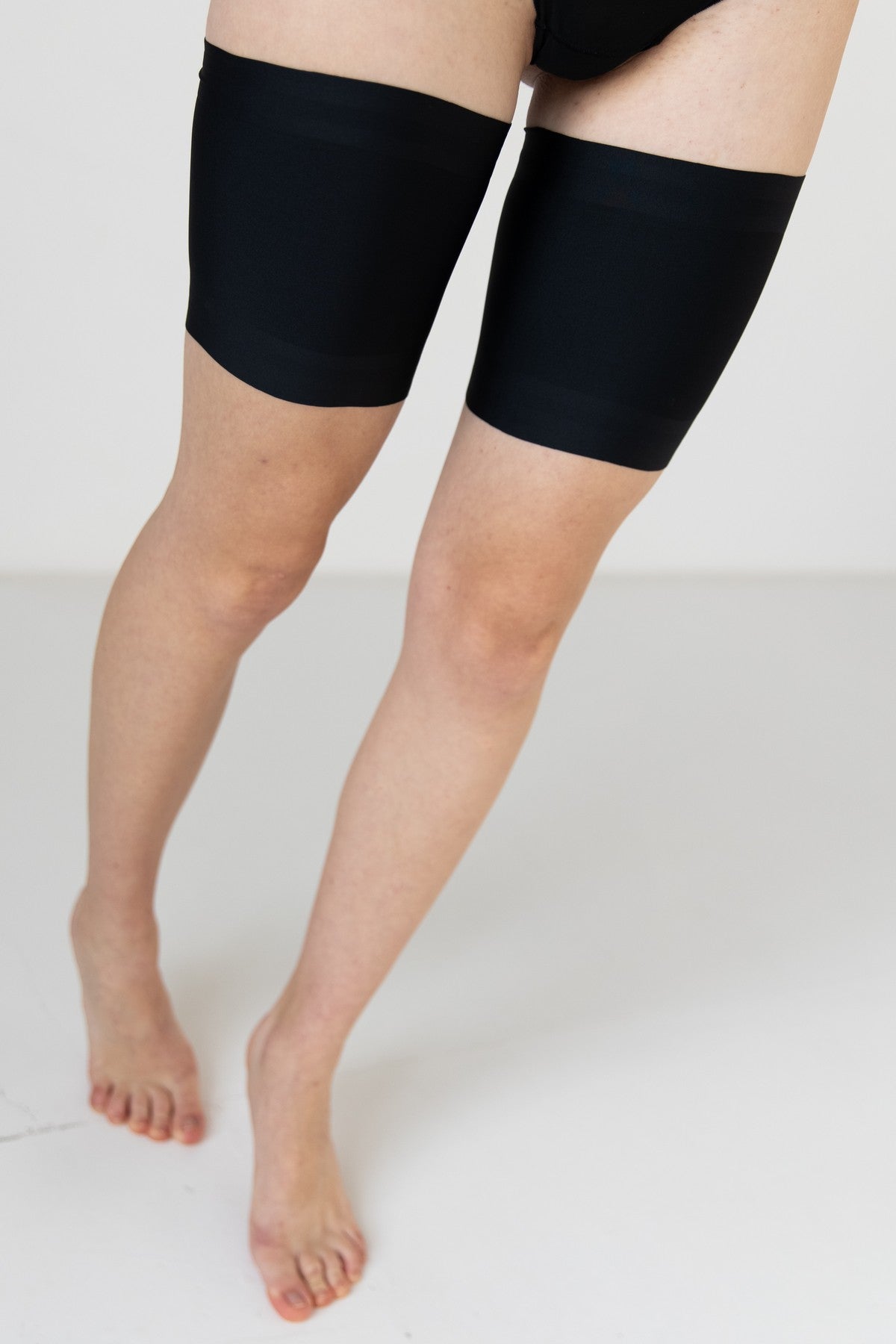 Гладкие бандалетки на бедра BDL001