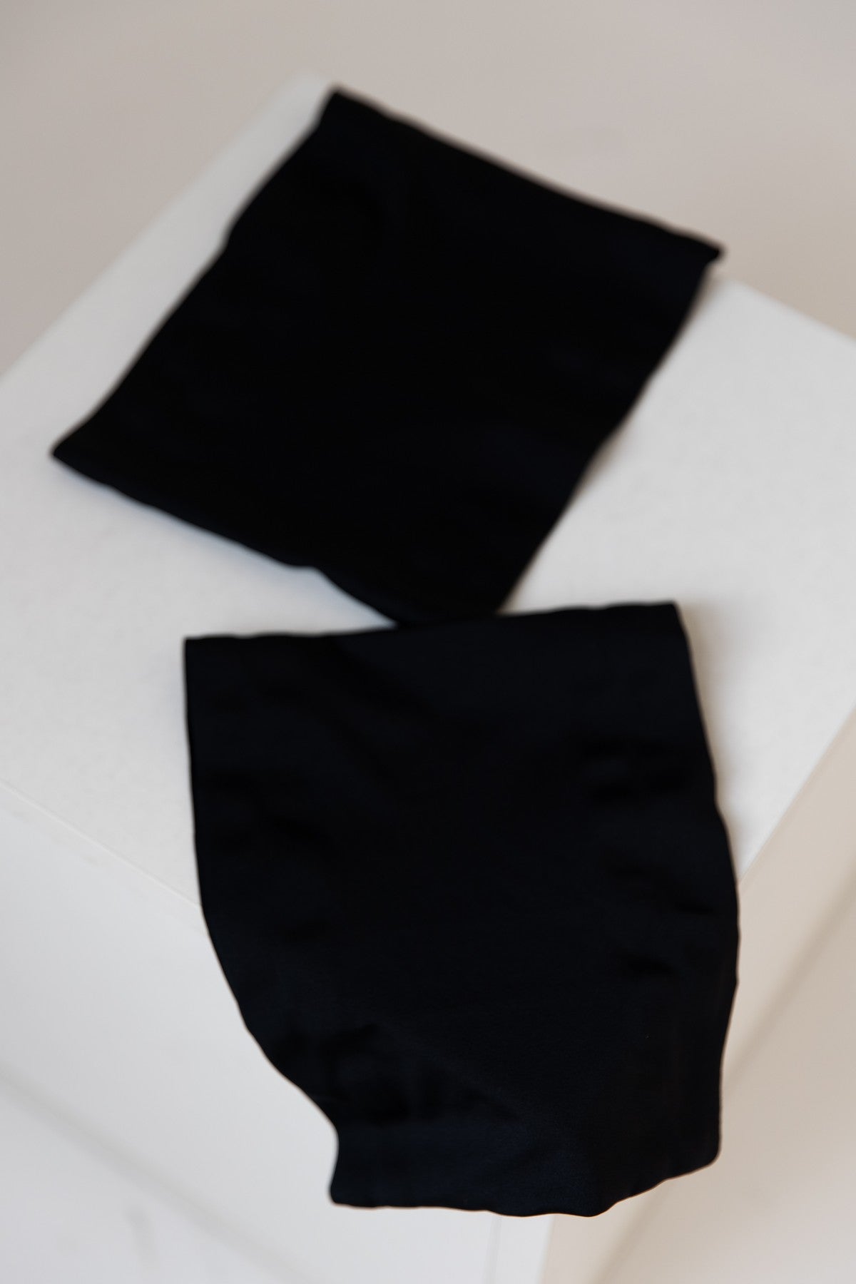 Гладкие бандалетки на бедра BDL001