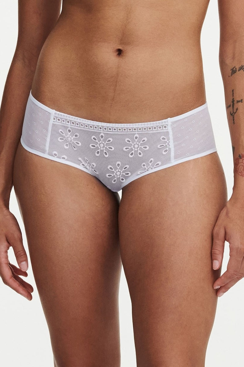 Шортики с вышивкой 42L4 Prisca white